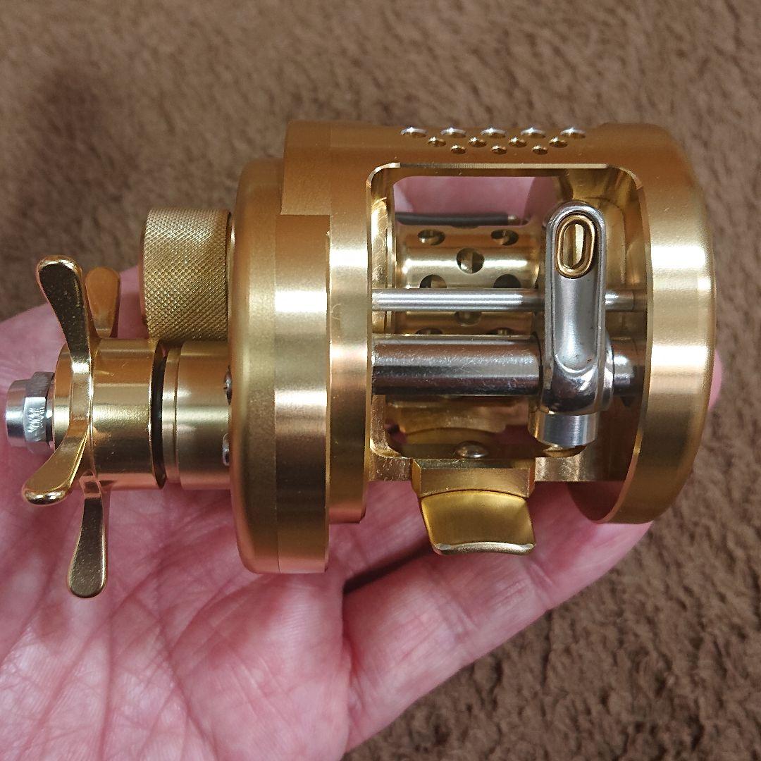 【超美品/カスタム】シマノ 01カルカッタコンクエスト100 ※ハンドルなし